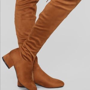 Chestnut color boots